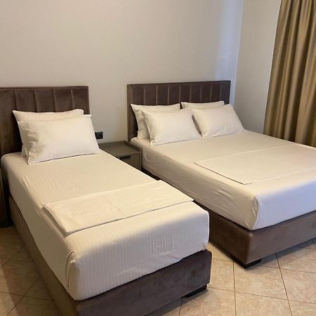 סרנדה "Hotel Lili" מראה חיצוני תמונה