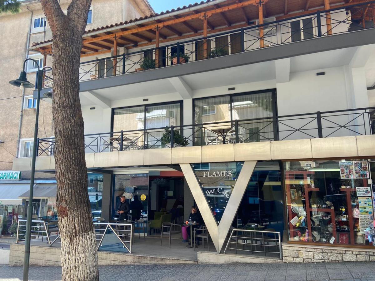 סרנדה "Hotel Lili" מראה חיצוני תמונה