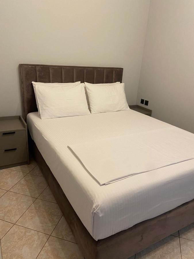סרנדה "Hotel Lili" מראה חיצוני תמונה