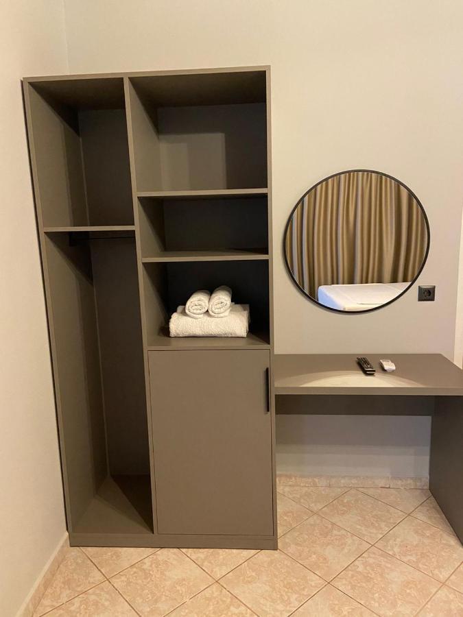 סרנדה "Hotel Lili" מראה חיצוני תמונה