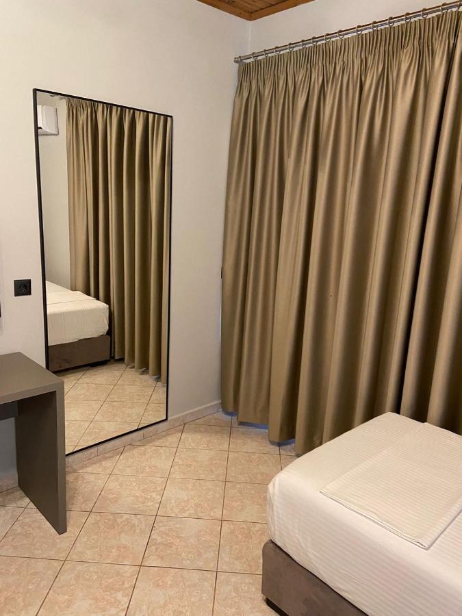 סרנדה "Hotel Lili" מראה חיצוני תמונה
