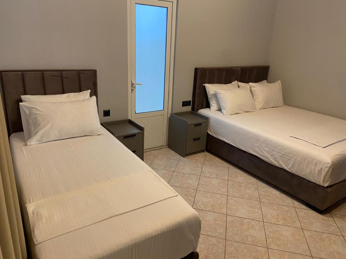 סרנדה "Hotel Lili" מראה חיצוני תמונה